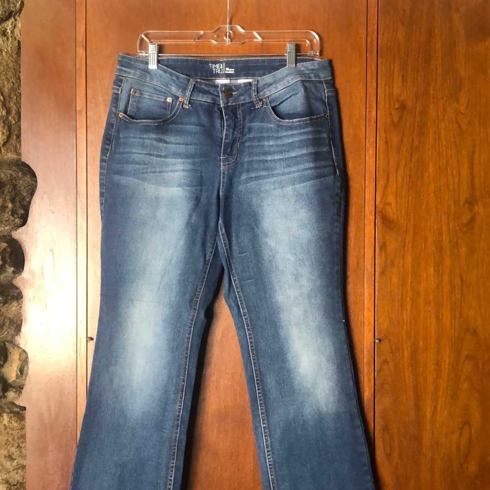 Boot cut jeans, like new!